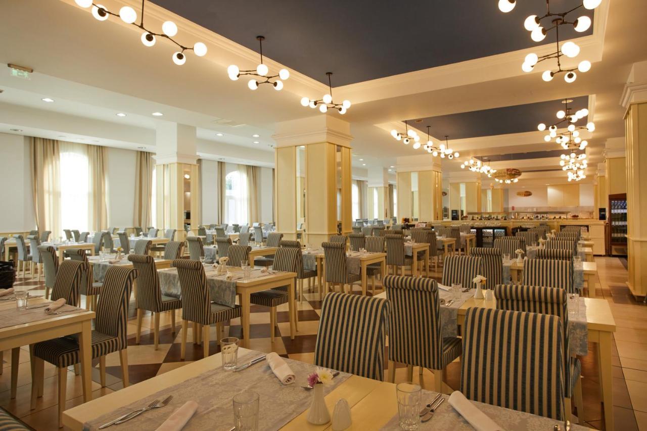 Dreams Sunny Beach Resort And Spa Exterior foto The restaurant