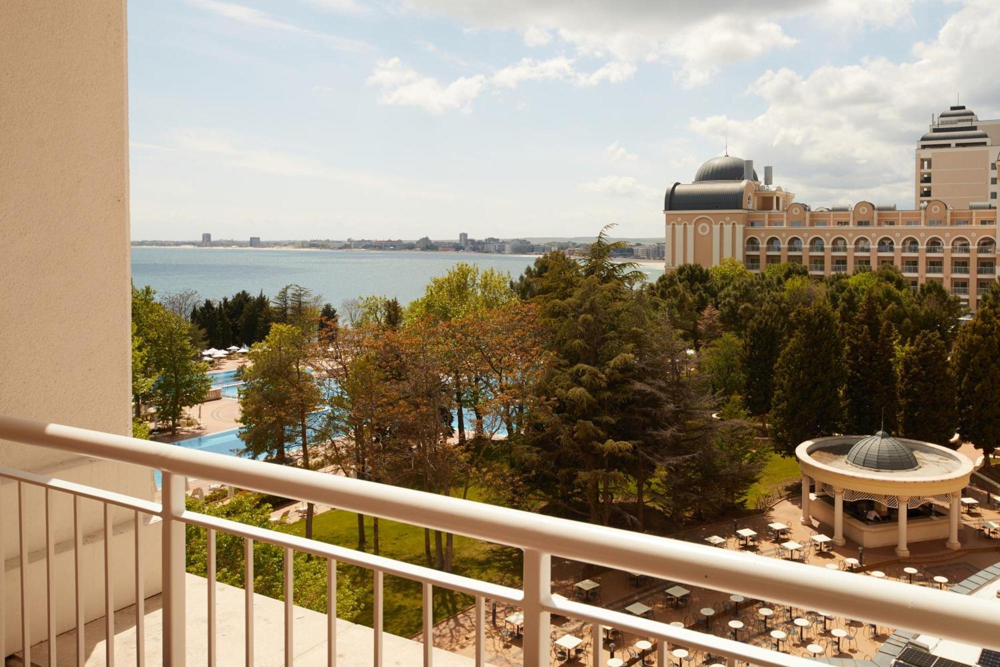 Dreams Sunny Beach Resort And Spa Habitación foto View of the Black Sea from the hotel
