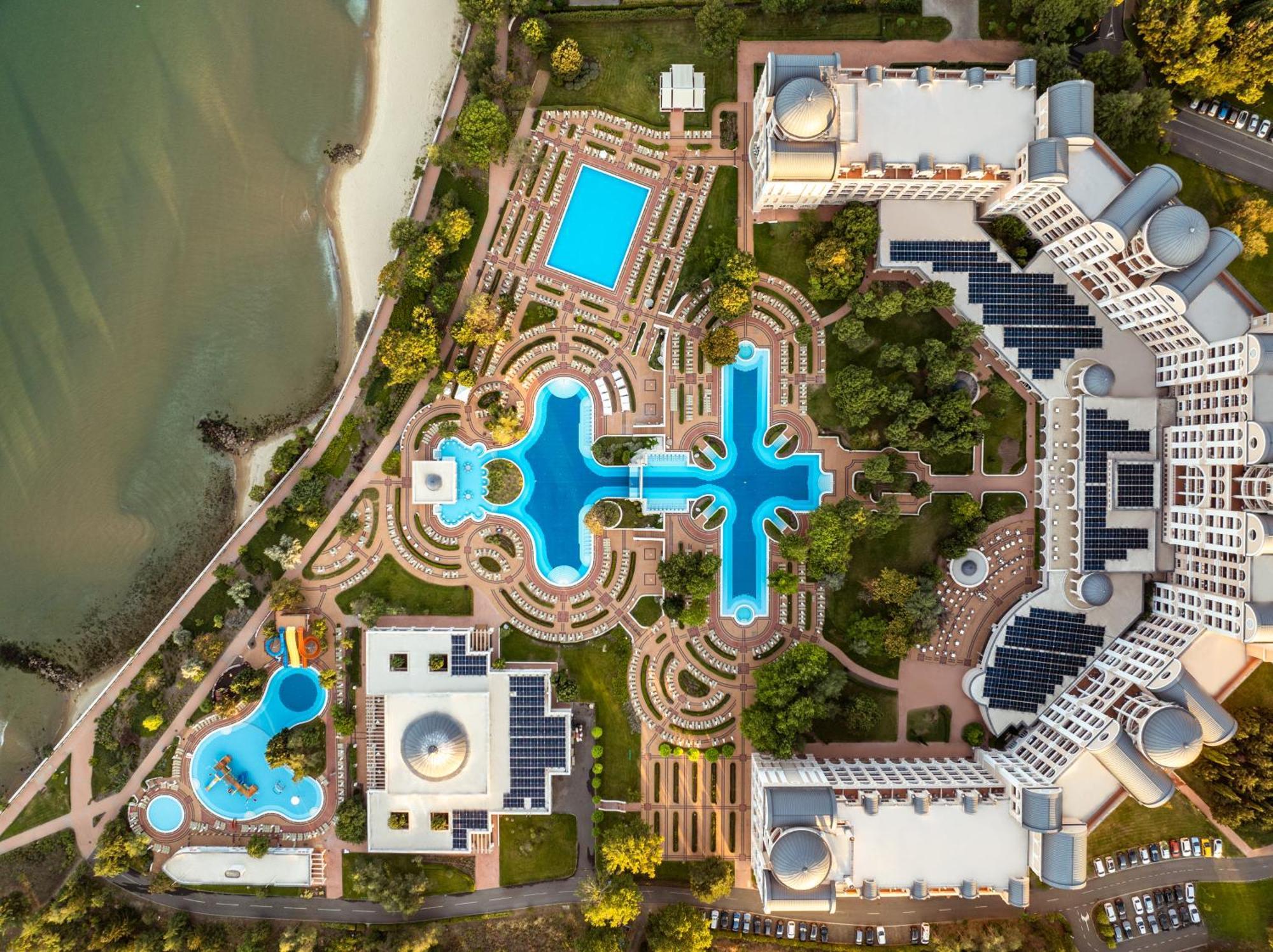 Dreams Sunny Beach Resort And Spa Exterior foto Aerial view of the resort